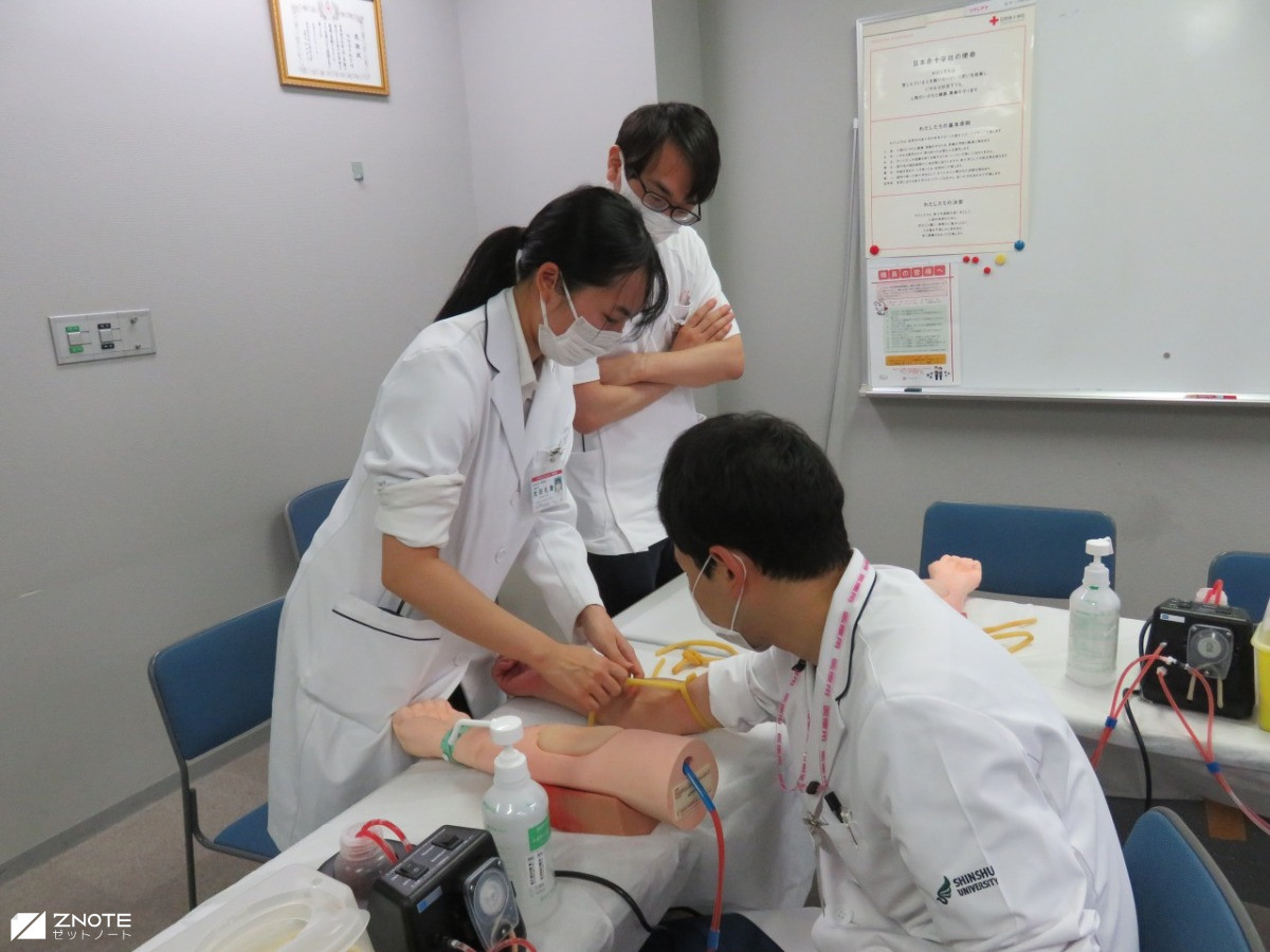 【中古】 冬の季節 ある志半ばに倒れた研修医/文芸社/諏学院道子 冬の季節 ある志半ばに倒れた研修医 | 諏学院 道子 |本 | 通販